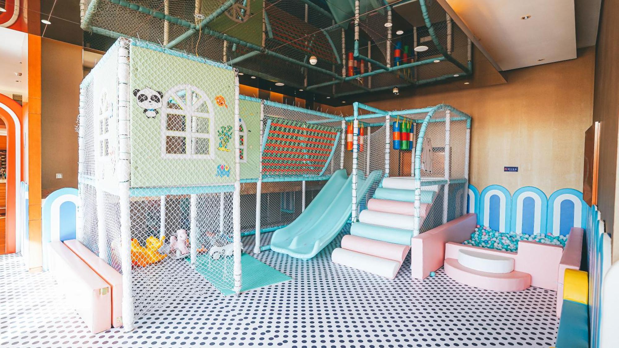 ホテル ダブルツリー バイ ヒルトン ニンポー チュエンシャオ 寧波市 エクステリア 写真